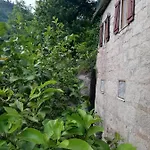Campismo Rural Vale Dos Moinhos * Geres