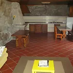 Campismo Rural Vale Dos Moinhos Kemping Geres